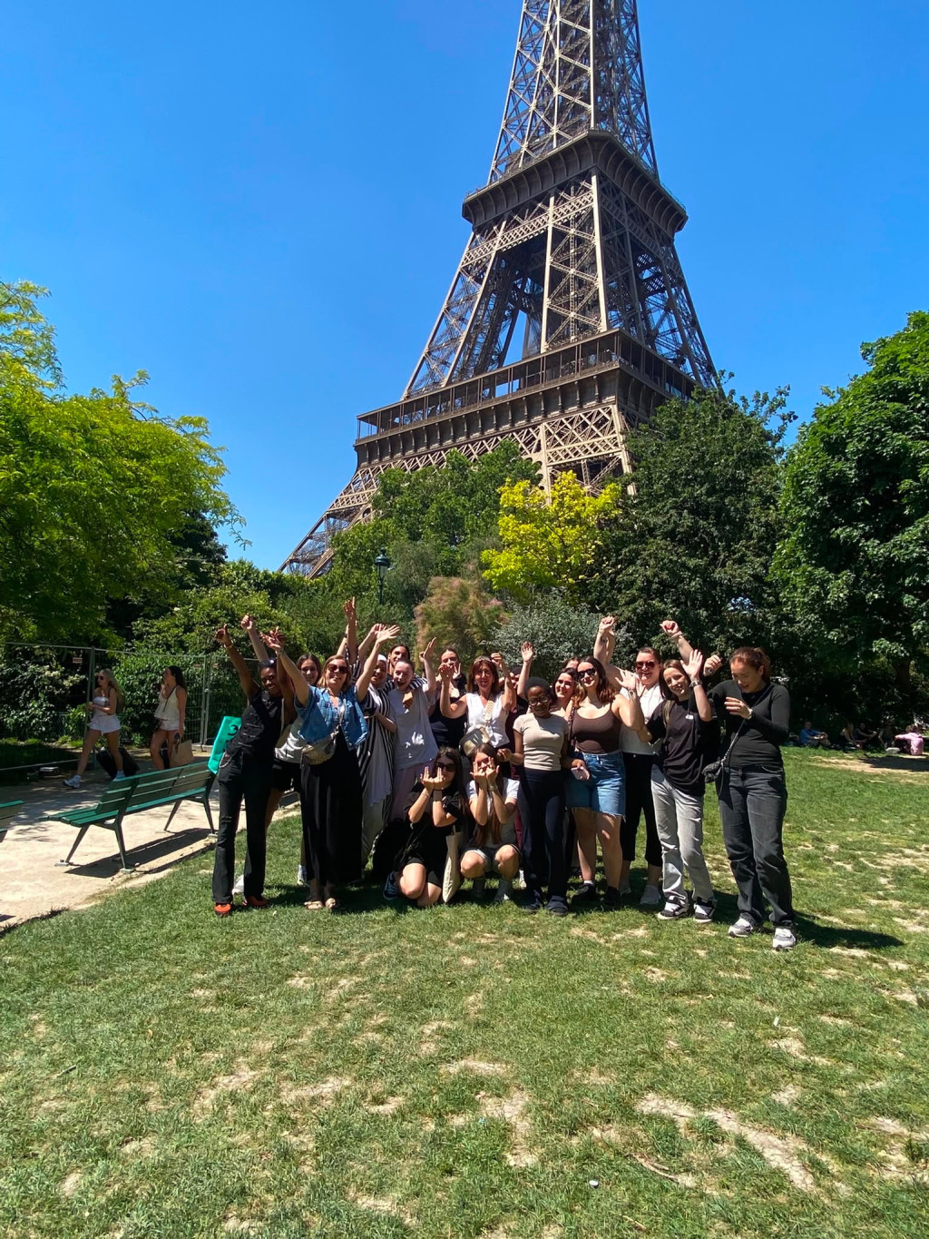 Instagram post from acppav_officiel. This post is in position 1.